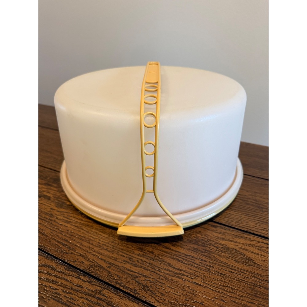 Vintage Tupperware Cake Taker Round Carrier White Yellow Handle 1256 1257